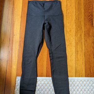 Black Lululemon Wunder Under leggings